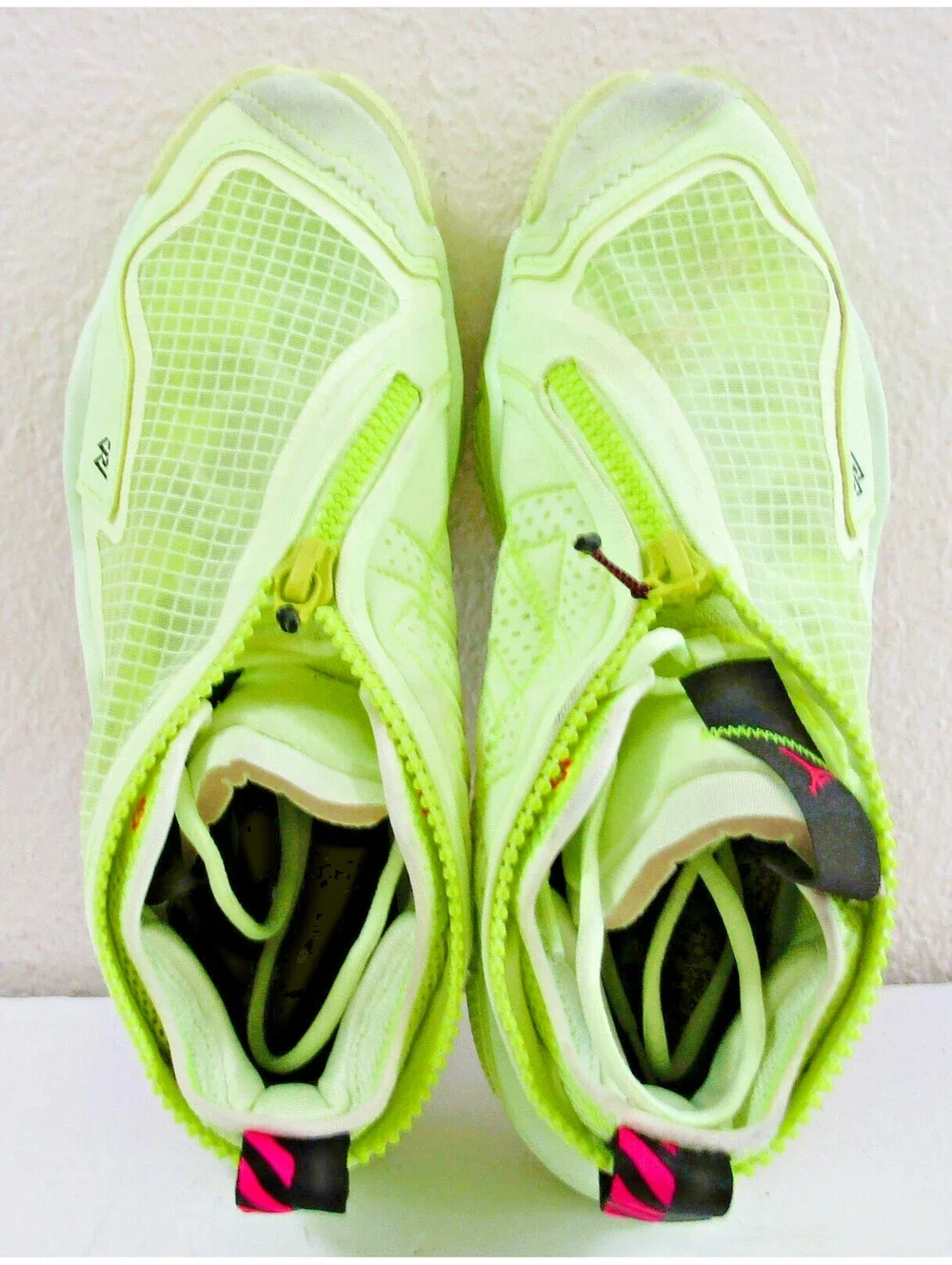 Jordan Why Not .5 Barley Volt/Pink Basketball Shoes 10.5 DO7189-700 with Box